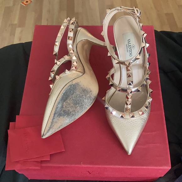 Wore couple of time - Picture 2 of 2